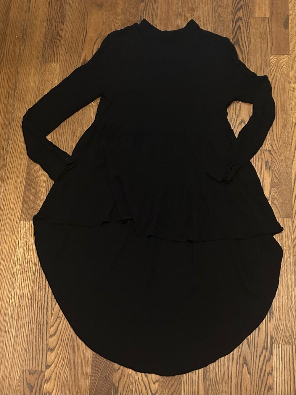 Versona Black Long-Sleeve Tiered High-Low Top 242
